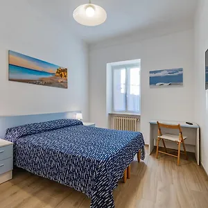 casa-castelletto.hotelitalianriviera.com/